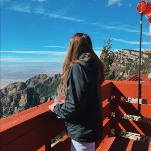 Meet Your Poshmark seller!!